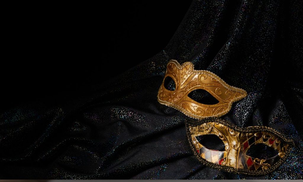 what do men wear to a masquerade